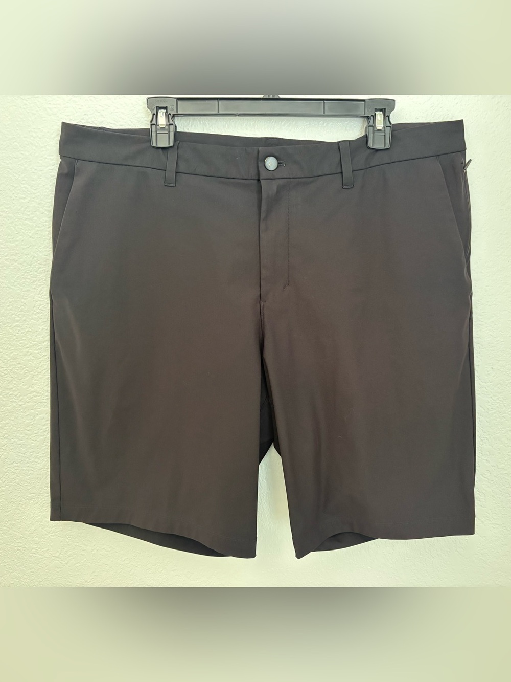 Lululemon men’s golf shorts size 38 black